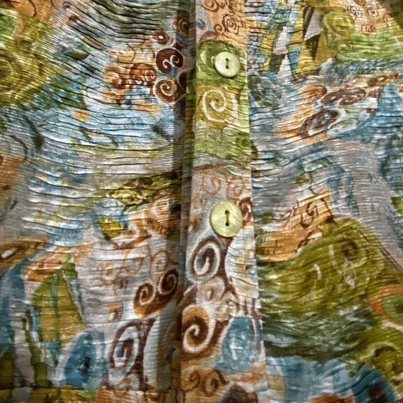 Elegant Multicolor Floral Detail Crinkle Finish Button Down Jacket - Picture 2 of 7